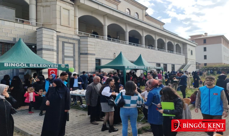 Bingöl'de Filistin için Hayır Çarşısı Açıldı