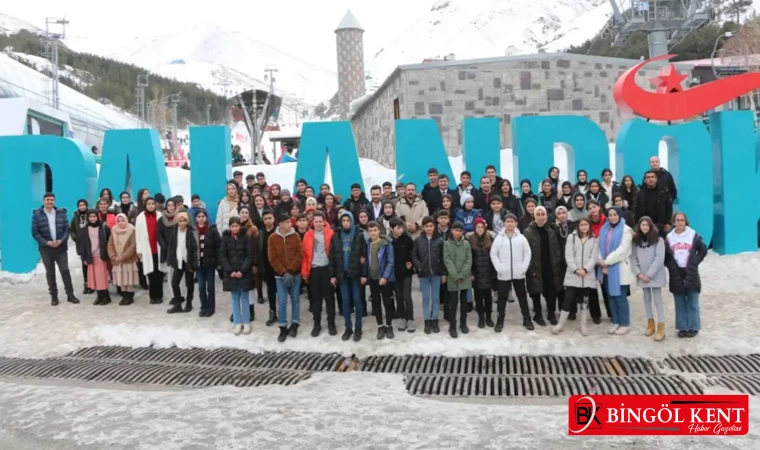 Karlıova'dan 77 Öğrenci Erzurum'u Gezdi!