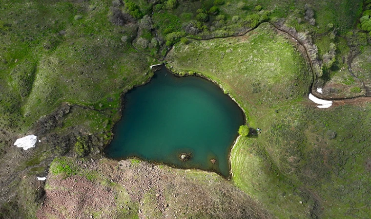 Bingöl’ün Doğal Güzelliği: Metan Gölü