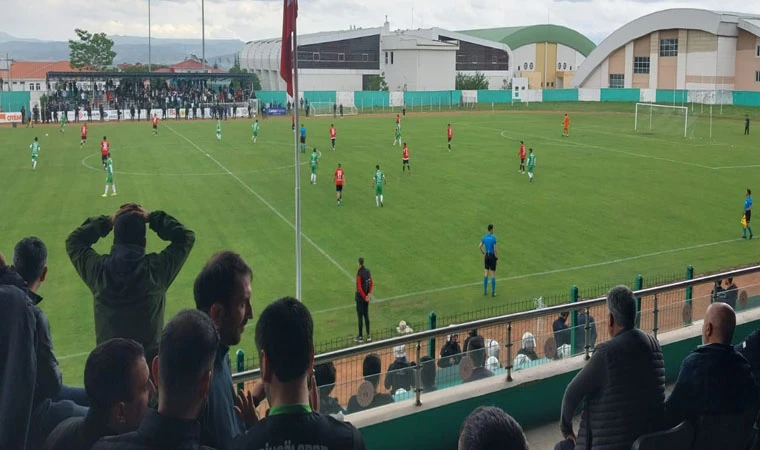 İlk Yarı Tamamlandı: 12 Bingölspor, Yozgat Bozok Karşısında 2-0 Önde...