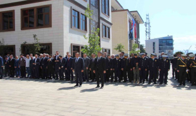 Bingöl’de 30 Ağustos Zafer Bayramı nedeniyle çelenk sunma töreni yapıldı