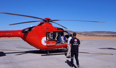Bingöl’de ambulans helikopter, yaşlı adam için havalandı