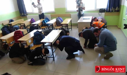 Bingöl'de 400 Okulda Deprem Tatbikatı: Afet Risklerinin Azaltılması İçin Büyük Adım Atıldı