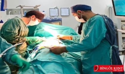 Bingöl'de bıçaklanan genç kapalı akciğer ameliyatıyla kurtuldu