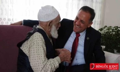 Cumhuriyetin 100. Yılında Asırlık Çınarlar Unutulmadı: Vali Ahmet Hamdi Usta'dan Özel Ziyaret