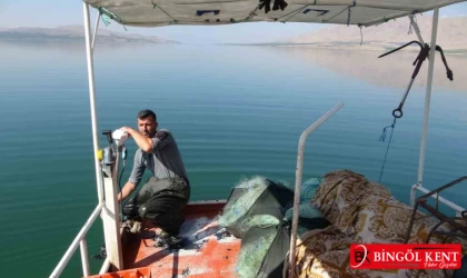 Karakaya Barajı, balıkçıların ekmek teknesi oldu