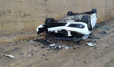 Bingöl’de otomobil şarampole yuvarlandı: 2 yaralı