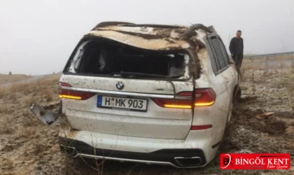 Gurbetçi aracı Bingöl'de kaza yaptı: 2 yaralı