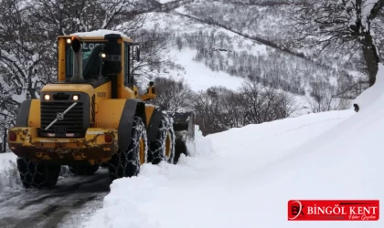 Köy yollarında karla mücadele çalışması