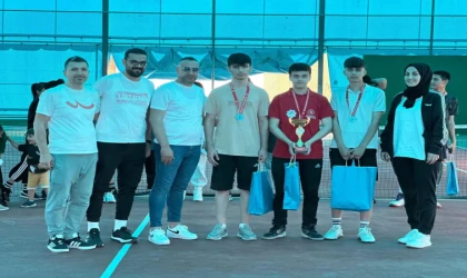 Bingöl ‘de 18 Yaş Altı Tenis Takım Şampiyonası Düzenlendi
