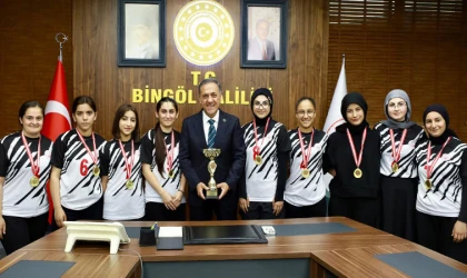 Bingöl Valisi, 'Türkiye Şampiyonu' Takımı Ağırladı